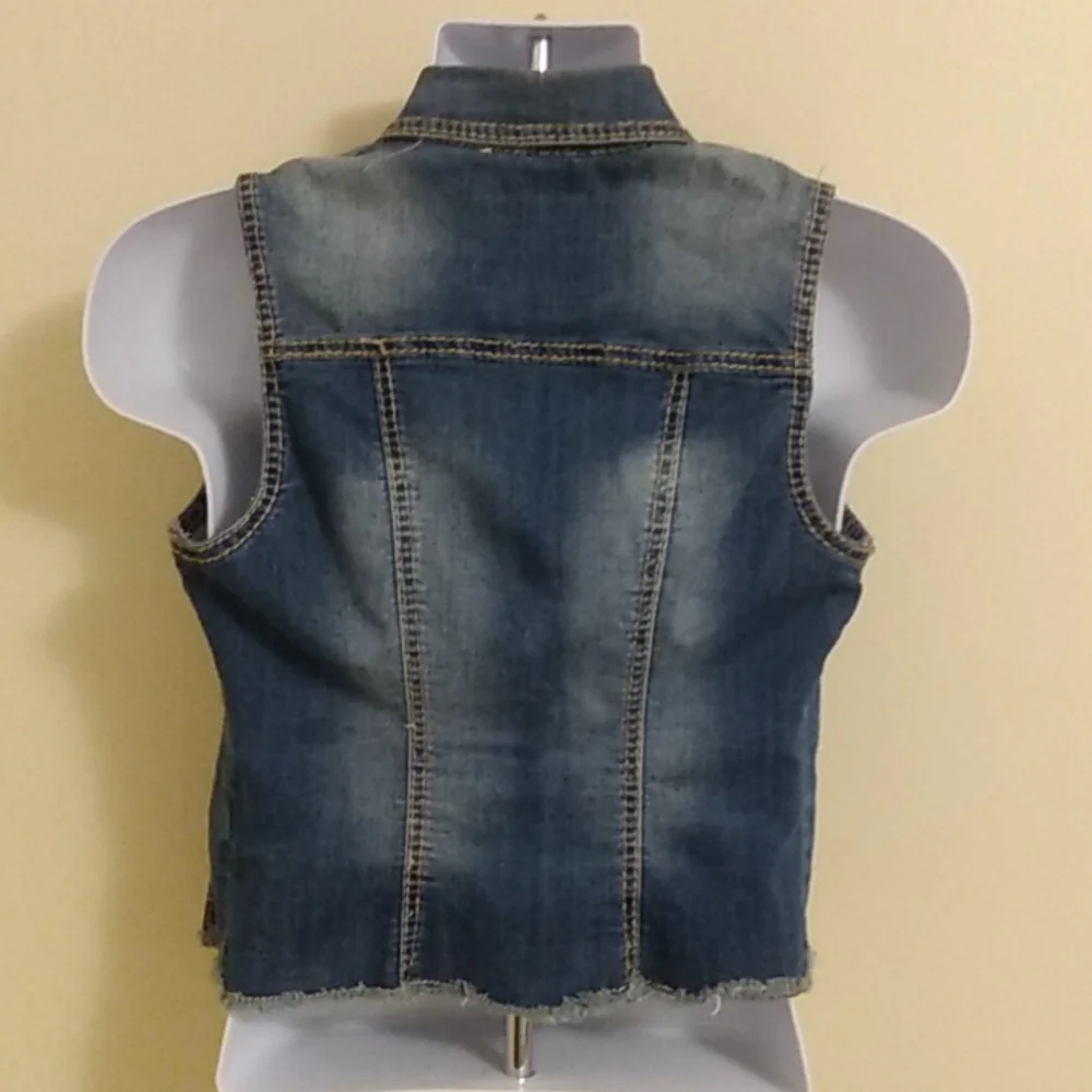 Maurices Stretchy Denim Vest + Size Small - Picture 3 of 6